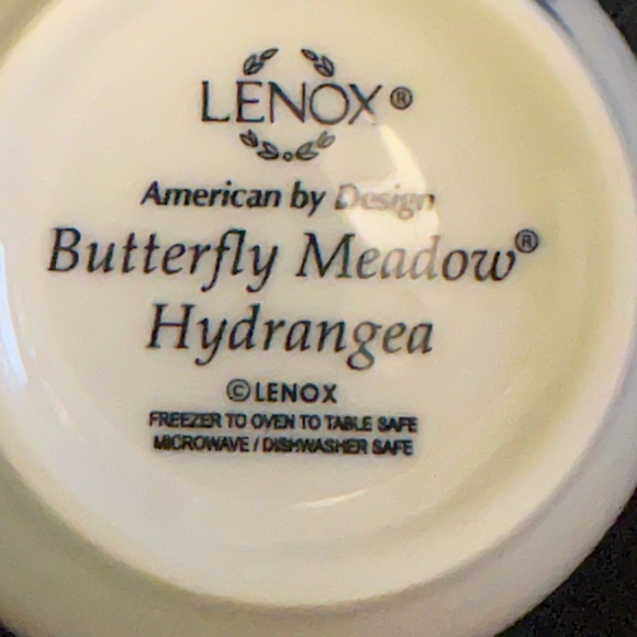 LENOX Butterfly Meadow Hydrangea Coffee Tea Cup with Scalloped Rim - Picture 6 of 6